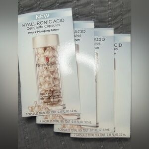 Elizabeth Arden Hydra-Plumping Serum Capsules        4 Containers of 7 Capsules